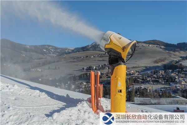 智能造雪：節(jié)能的造雪系統(tǒng)和ABBAbility能效管理云平臺(tái)聯(lián)動(dòng)，監(jiān)測(cè)和優(yōu)化能耗.JPG